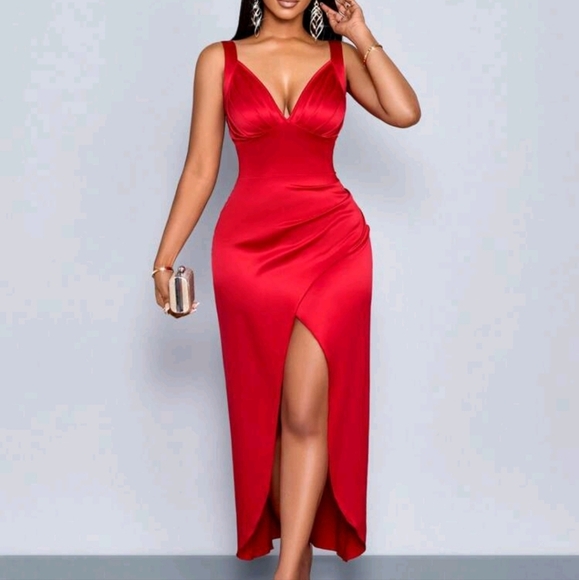 Women's Clothing, Wedding Party, Party, Red Glossy Fabric, Deep V-Neck - Picture 1 of 4